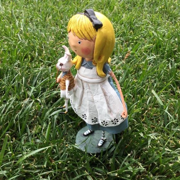 COPY - COPY - Alice in Wonderland Figurine - Picture 3 of 6